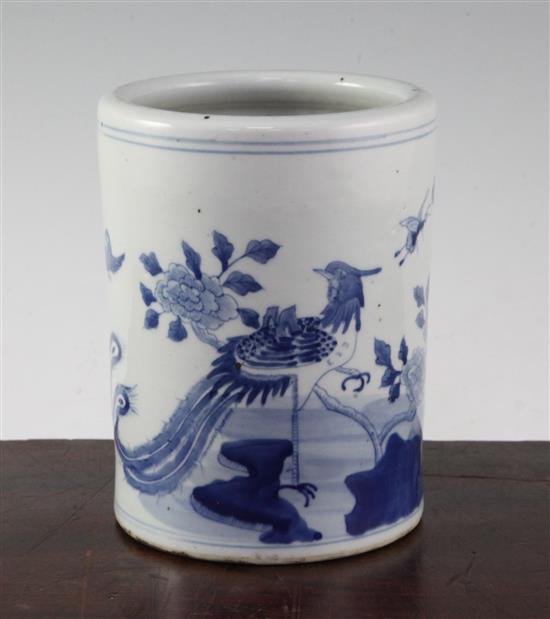 A Chinese blue and white cylindrical brush pot, 19th century, 16.5cm